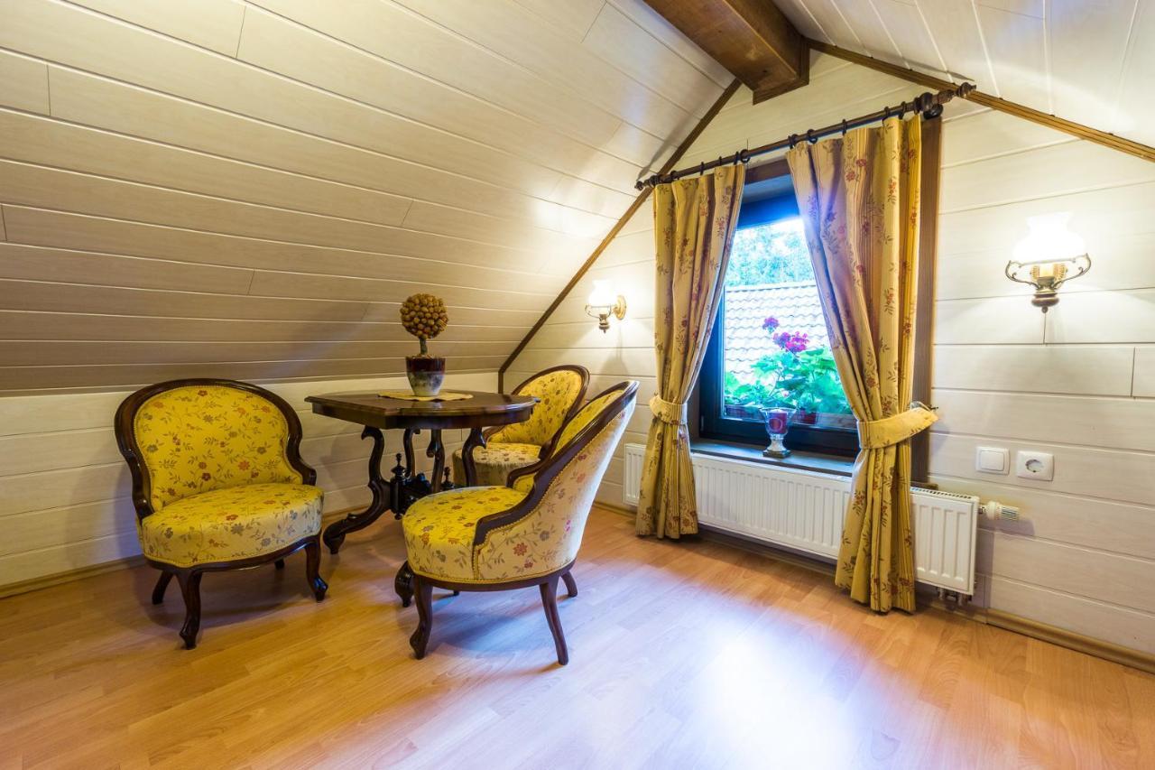 Holiday House In Nature With Pool, Pr Matazic カムニーク エクステリア 写真